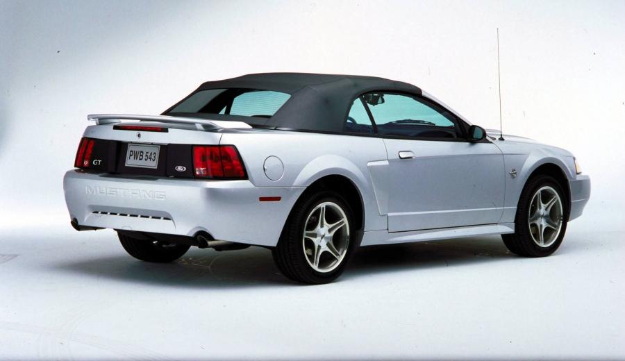  Ford Mustang GT Convertible 1999 года  (фото 11 из 74)